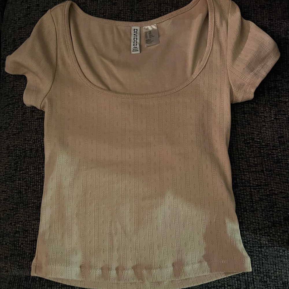 H&M Top. - Picture 2 of 3